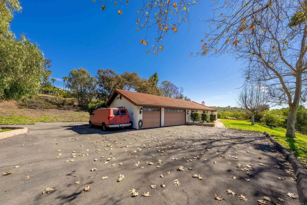 https://cdn.realtyfeed.com/cdn/127/306652146/c6a6df62aa157833b12fcbf210d21d67.webp