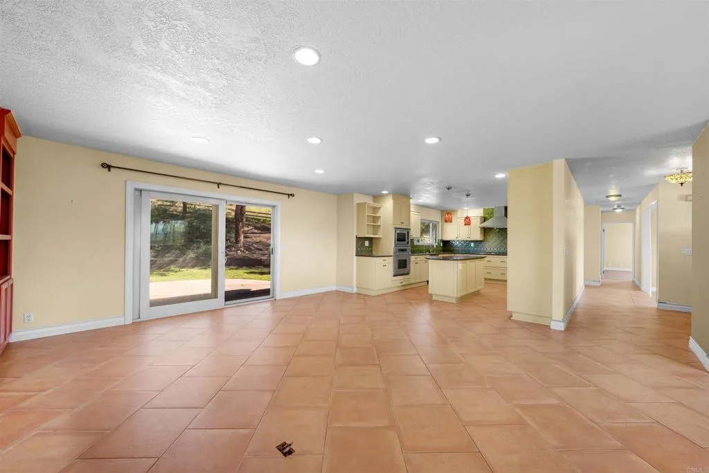 https://cdn.realtyfeed.com/cdn/127/306652146/d9c51c9922f7c592f253c1f341acb324.webp