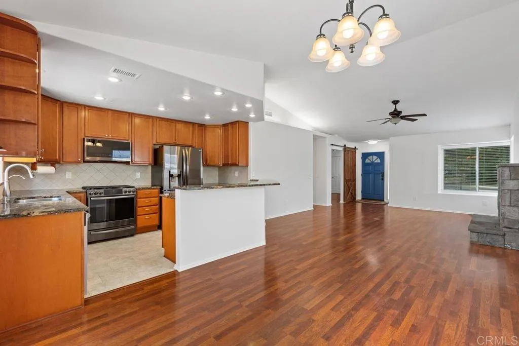 https://cdn.realtyfeed.com/cdn/127/306652165/5f1d97d5f906728a795c3e1ae47333ca.webp