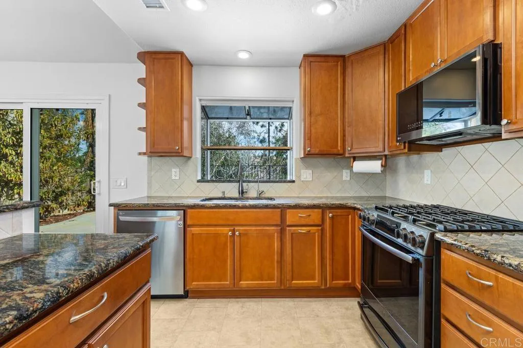 https://cdn.realtyfeed.com/cdn/127/306652165/61ce7f3183b8e800235d503b96963284.webp