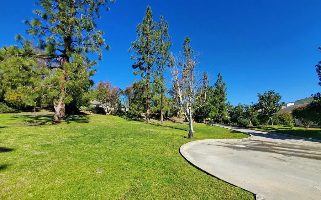 https://cdn.realtyfeed.com/cdn/127/306652165/c1db436a25f6747c304b8442648958ae.webp