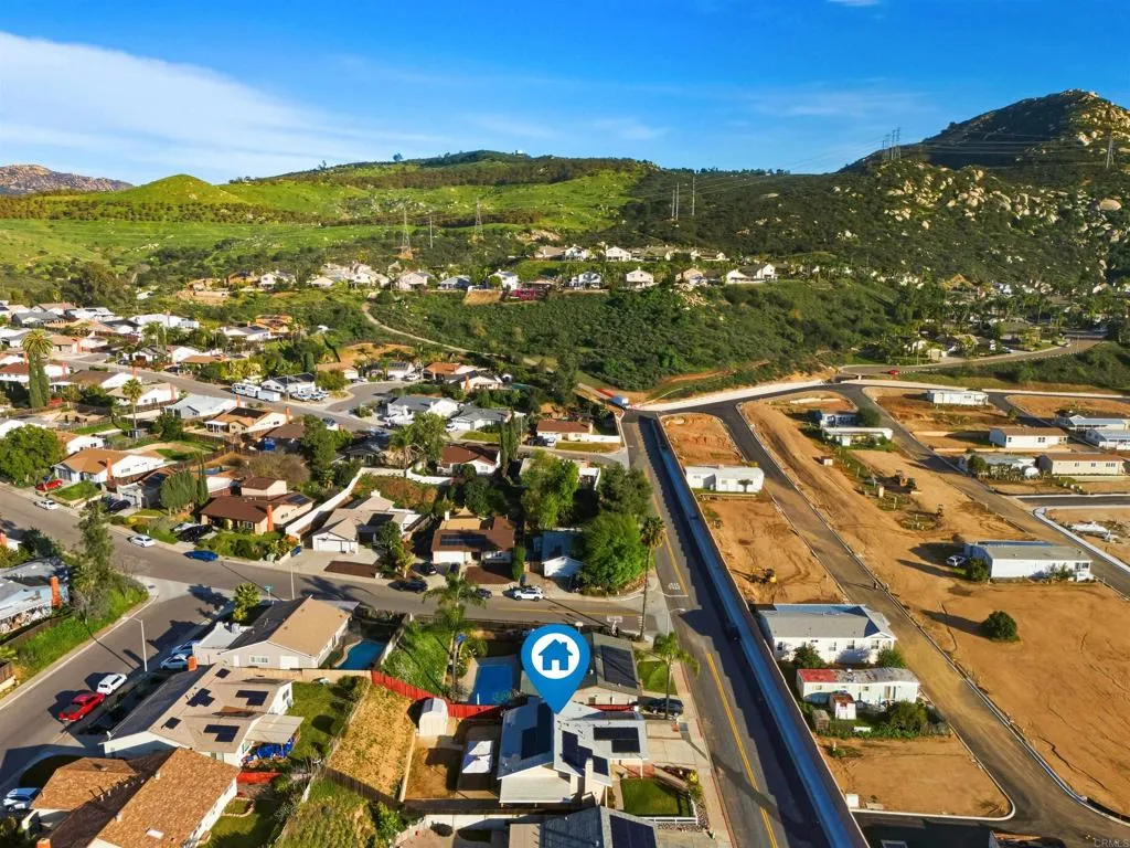 https://cdn.realtyfeed.com/cdn/127/306652309/1e8937573309f2f0ed9775846ba7bc25.webp