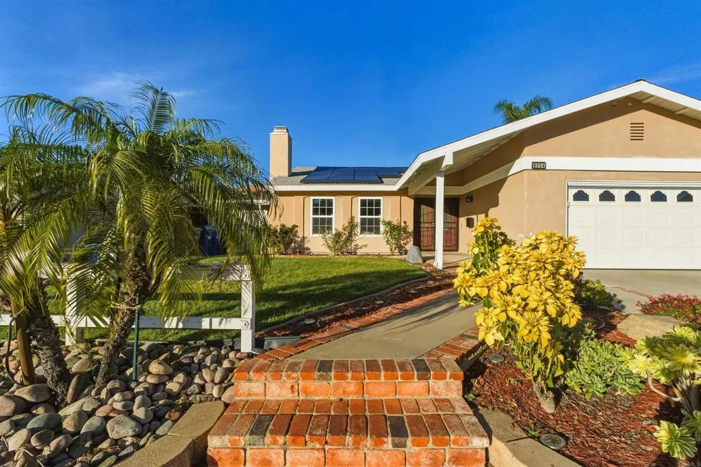 https://cdn.realtyfeed.com/cdn/127/306652309/9f2d187f4cd9ed444111d5985f75e78c.webp