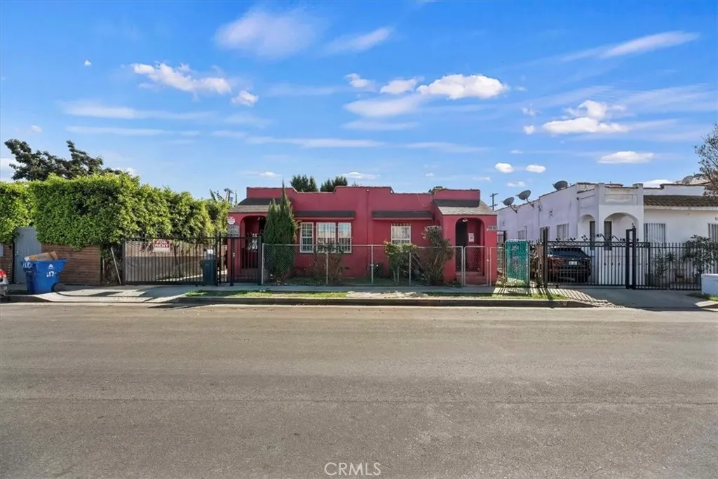 1174 W 38th