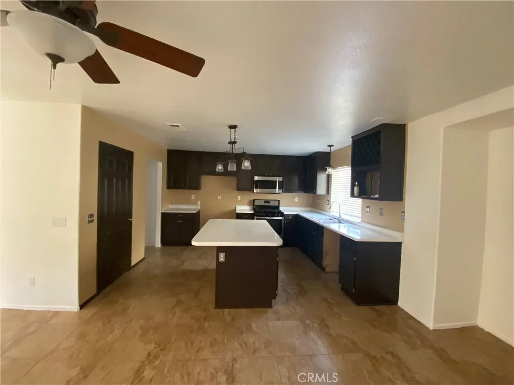 4935 Creekridge, Hemet, CA 92545 - Photo 5 of 20, Hemet, CA