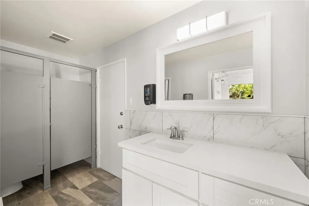 https://cdn.realtyfeed.com/cdn/127/306652348/2053ab4d1030fabf11563cc3c1bb5ba7.webp