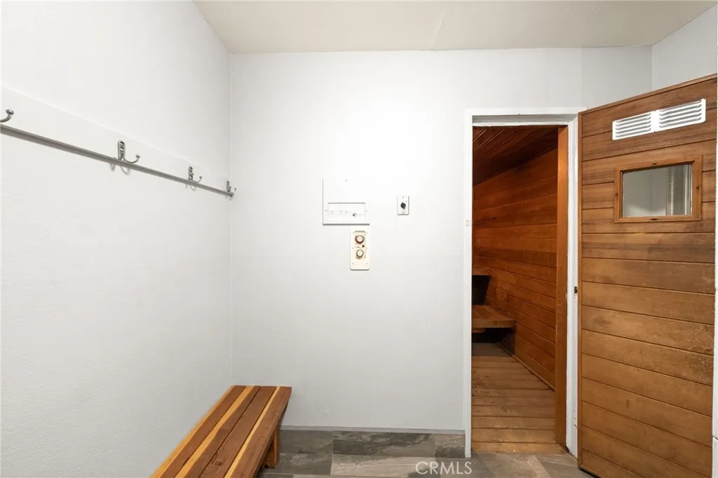 https://cdn.realtyfeed.com/cdn/127/306652348/d954743007acba8ea1856af0d1188407.webp