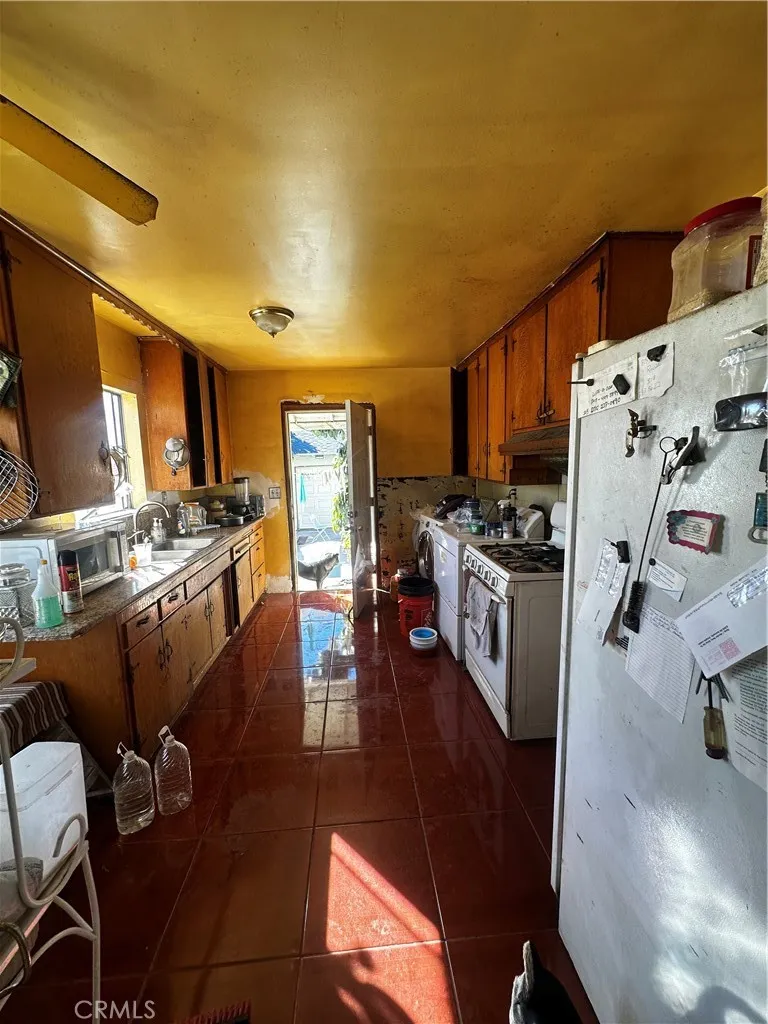 10961 Sharp Avenue, Mission Hills (San Fernando), CA 91345 - Photo 4 of 9, Mission Hills (san Fernando), CA