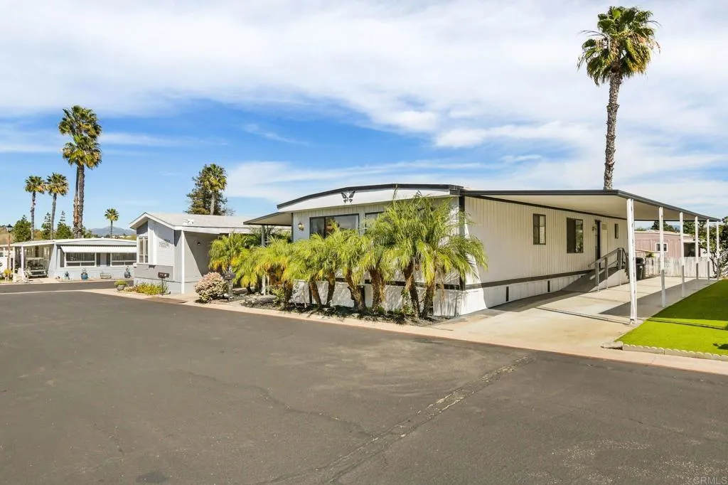 https://cdn.realtyfeed.com/cdn/127/306652388/0a396f3041934645c2282071131d5a1b.webp