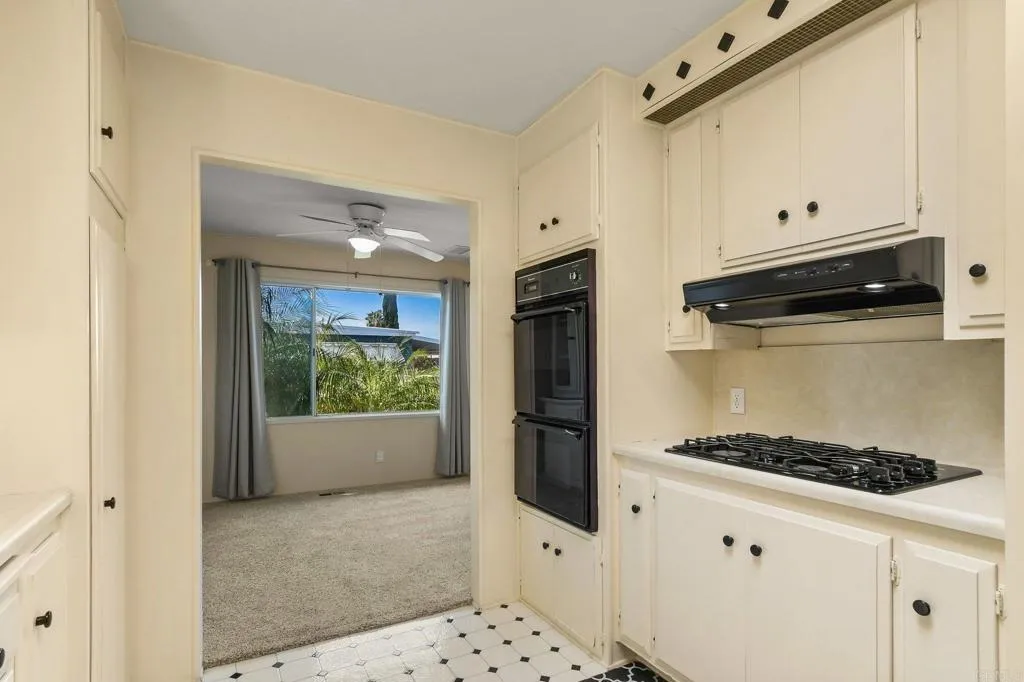 https://cdn.realtyfeed.com/cdn/127/306652388/8782290c977f79cc418318ac7d977dbc.webp