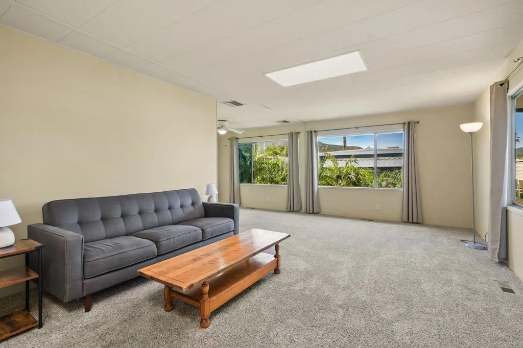 https://cdn.realtyfeed.com/cdn/127/306652388/c778f68b9a85368966b1c6fbbe0ddaa6.webp