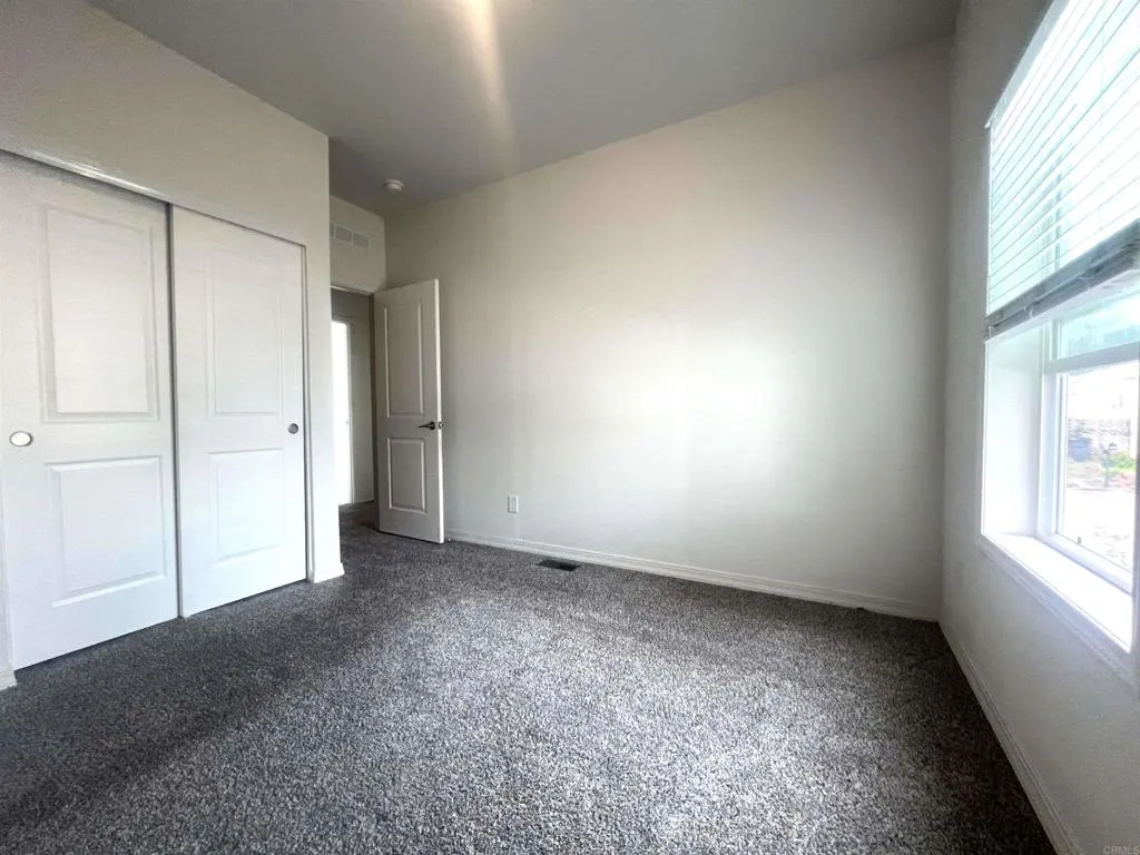 https://cdn.realtyfeed.com/cdn/127/306652408/586fb927b6d3e14a4c26c10b414935a4.webp