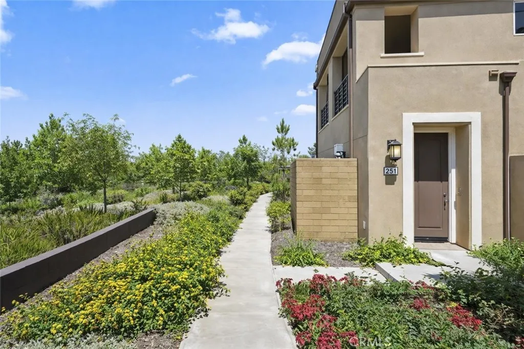 251 Follyhatch, Irvine, CA 92618 - Photo 3 of 34, Irvine, CA