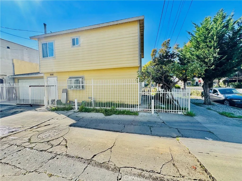 812 E 8th Street, Long Beach, CA 90813 - Photo 4 of 40, Long Beach, CA