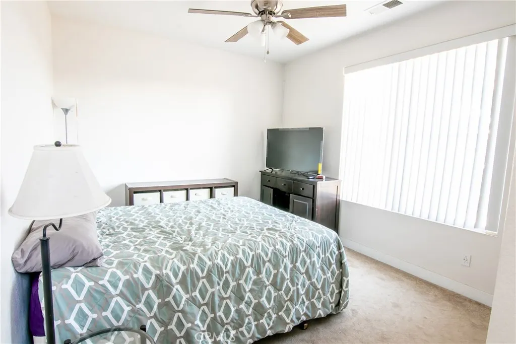 https://cdn.realtyfeed.com/cdn/127/306652449/bbe11974f2d8e88c99a36102a8e12185.webp