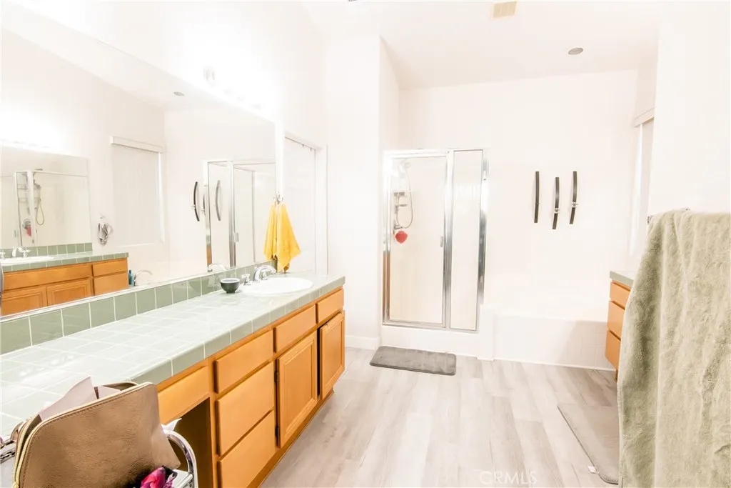 https://cdn.realtyfeed.com/cdn/127/306652449/ef003f6b84cf34095a14b30cc7a42a6e.webp