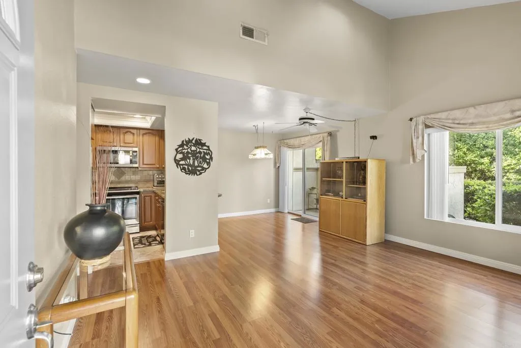 https://cdn.realtyfeed.com/cdn/127/306652457/c4716313b2e7b3466a4ef92e82870b1c.webp