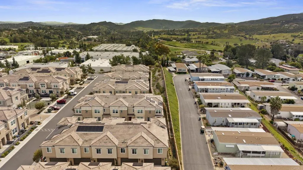 https://cdn.realtyfeed.com/cdn/127/306652496/932435049a450a2e3dac913e3c2d19eb.webp