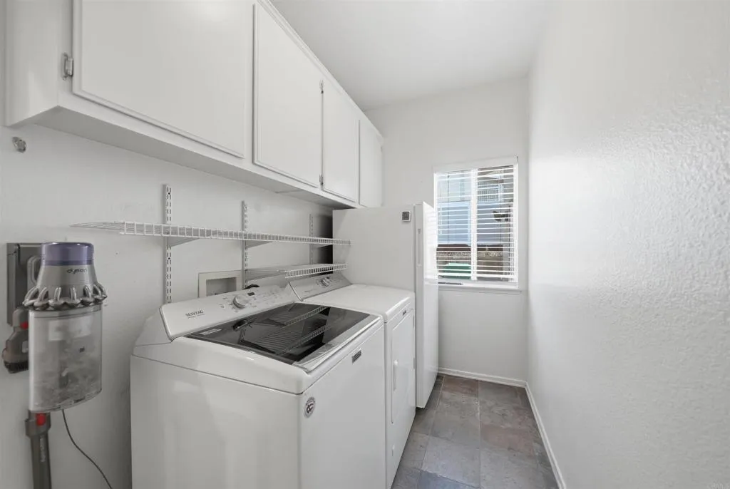 https://cdn.realtyfeed.com/cdn/127/306652553/04a9dbd12b278941295eea60760d51ae.webp