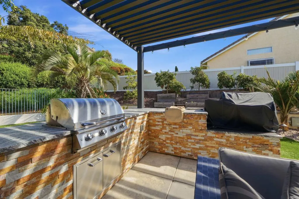 https://cdn.realtyfeed.com/cdn/127/306652553/322655fbaf71994a4eb19495be3e1f5a.webp