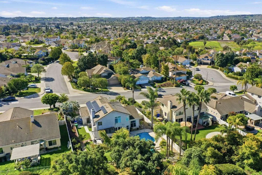 https://cdn.realtyfeed.com/cdn/127/306652553/3ed136e4d6d04f37ce3642953c0e382f.webp