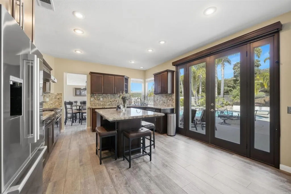 https://cdn.realtyfeed.com/cdn/127/306652553/43a1f19be4751e4d2da9253c918df1e5.webp