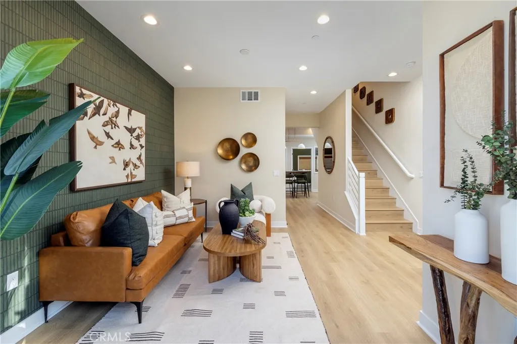 https://cdn.realtyfeed.com/cdn/127/306652648/a7d06e30552b8b4569141c743f50e2ec.webp