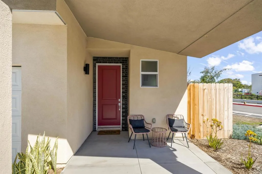 https://cdn.realtyfeed.com/cdn/127/306652649/615337aa19963dc09b95f2418650474b.webp