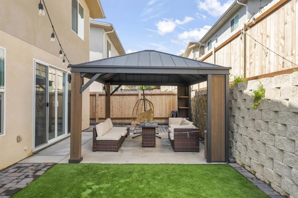 https://cdn.realtyfeed.com/cdn/127/306652649/c9322047d825d3e946aaccf588f1c466.webp