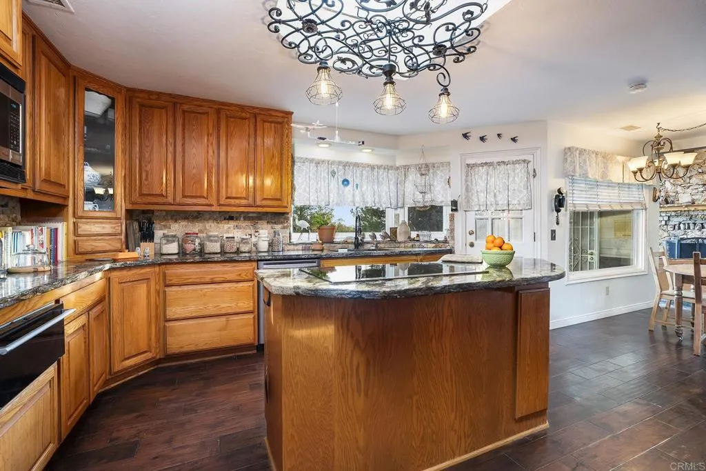 https://cdn.realtyfeed.com/cdn/127/306652700/63e88659df33bbe75d97cf432fb64e54.webp