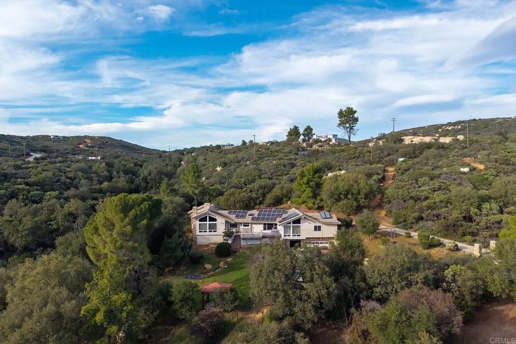 https://cdn.realtyfeed.com/cdn/127/306652700/70eeeb22b9b0c9afaa1ba14c9ce6ae47.webp