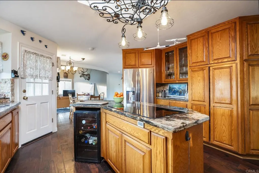 https://cdn.realtyfeed.com/cdn/127/306652700/f48247406666e97e02ba7eafd837ded4.webp