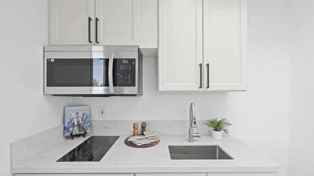 https://cdn.realtyfeed.com/cdn/127/306652733/26ed617b9f52b54988125f5ffdd968ce.webp