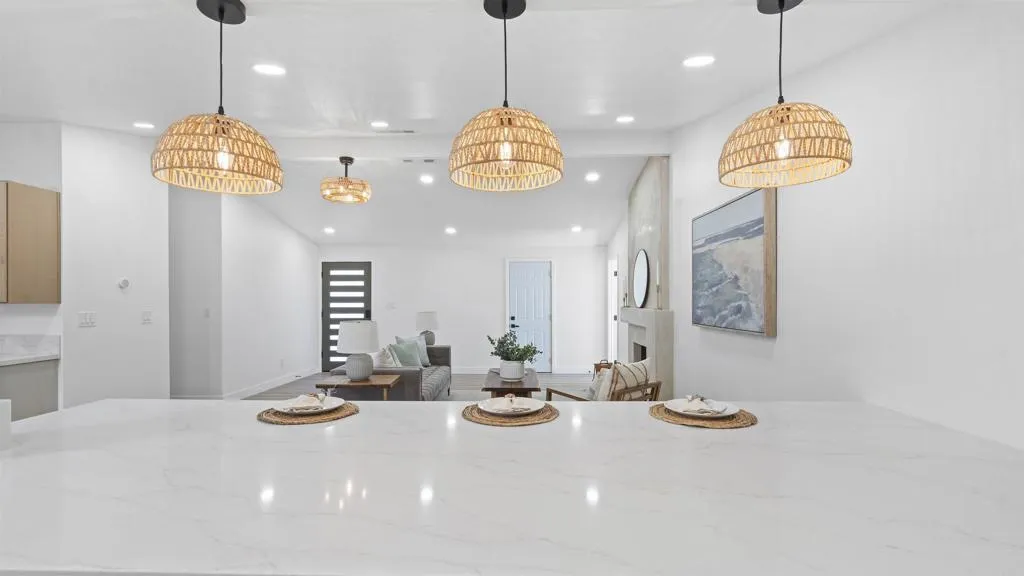 https://cdn.realtyfeed.com/cdn/127/306652733/8d70a612c82606a637dc12146b7d99c2.webp