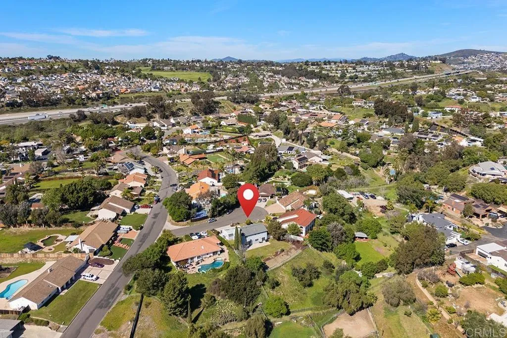 https://cdn.realtyfeed.com/cdn/127/306652735/1a1b96630d051cdcb3cf71e9fa123208.webp