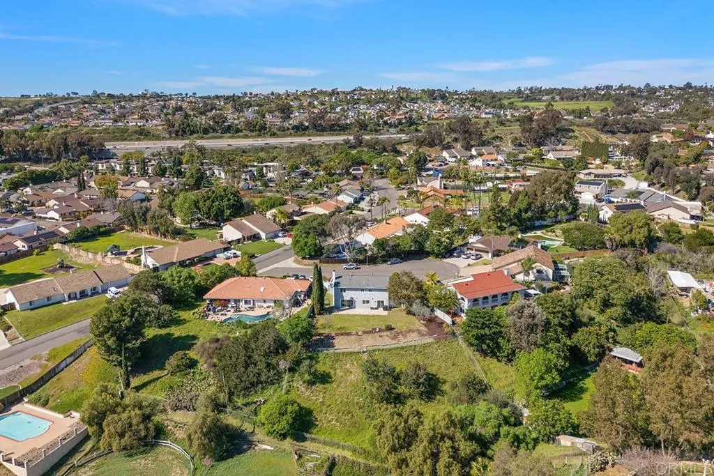 https://cdn.realtyfeed.com/cdn/127/306652735/2085cb81e7711b1d2eb4f4670052216b.webp