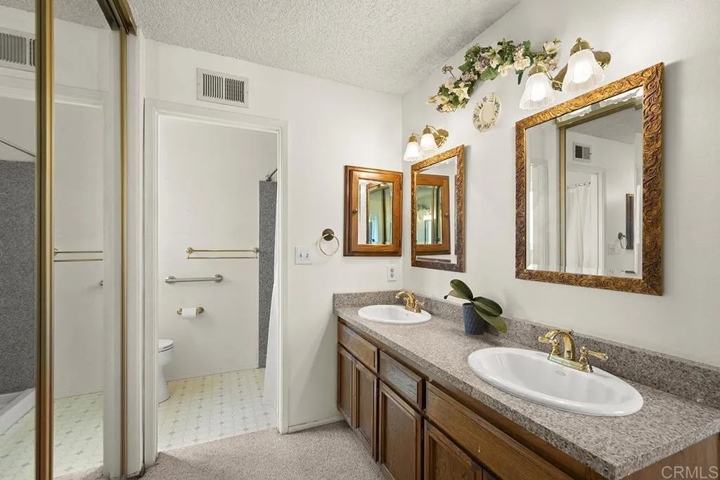https://cdn.realtyfeed.com/cdn/127/306652735/d203e94642d4d14e35ae72489f46e01b.webp