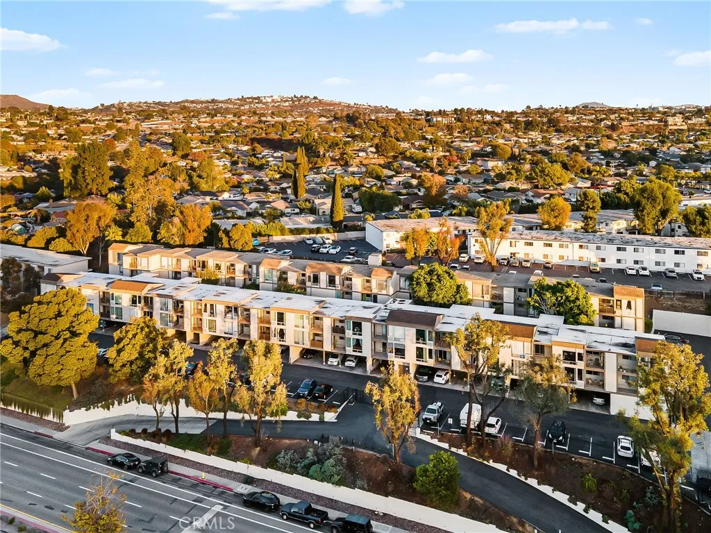 https://cdn.realtyfeed.com/cdn/127/306652745/241f98a3fe7d8a429bb981525190ad65.webp