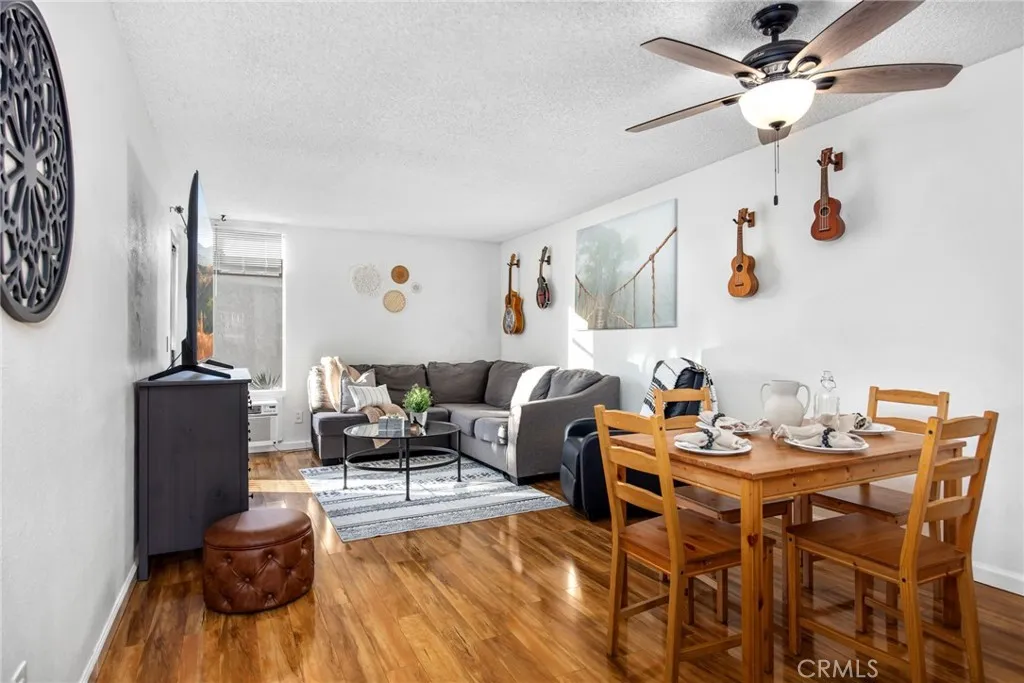 https://cdn.realtyfeed.com/cdn/127/306652745/7c1ed5cfee1459343da371e091806385.webp