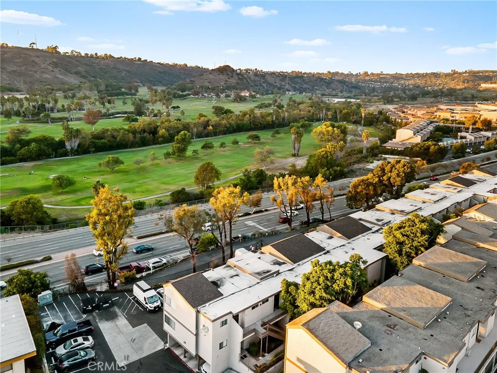 https://cdn.realtyfeed.com/cdn/127/306652745/eb58c91594bb166ff87a5331d90737b5.webp