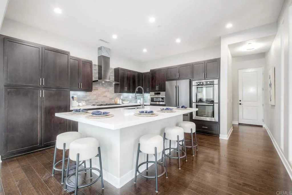 https://cdn.realtyfeed.com/cdn/127/306652768/8c2448fe8bc1043319ad051bca4a88eb.webp