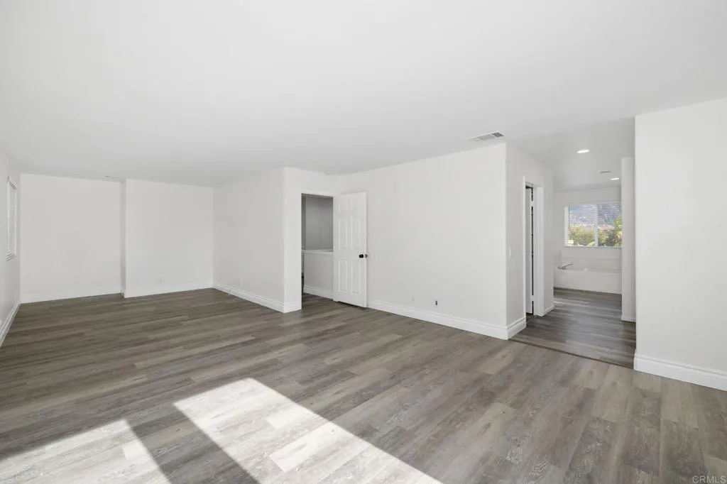 https://cdn.realtyfeed.com/cdn/127/306652810/dd731afdaff6a427d1fe5cde848f8100.webp