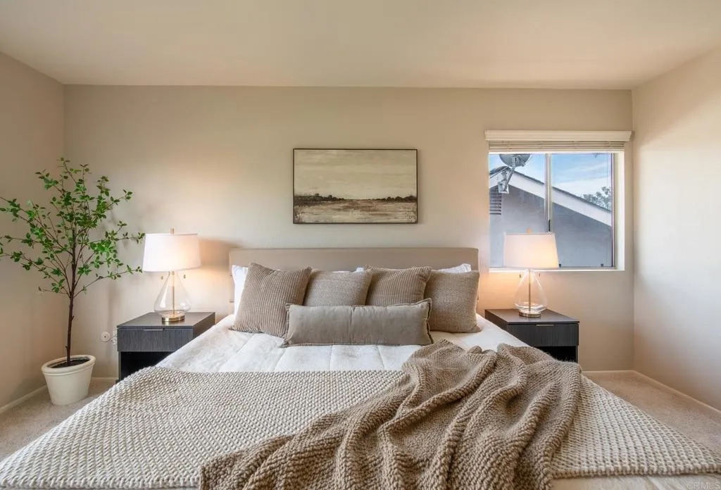 https://cdn.realtyfeed.com/cdn/127/306652812/071a047ac437844764ef1e101689199f.webp
