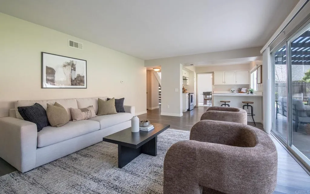 https://cdn.realtyfeed.com/cdn/127/306652812/bc0eac1b923ef64f66f9e41183391b80.webp