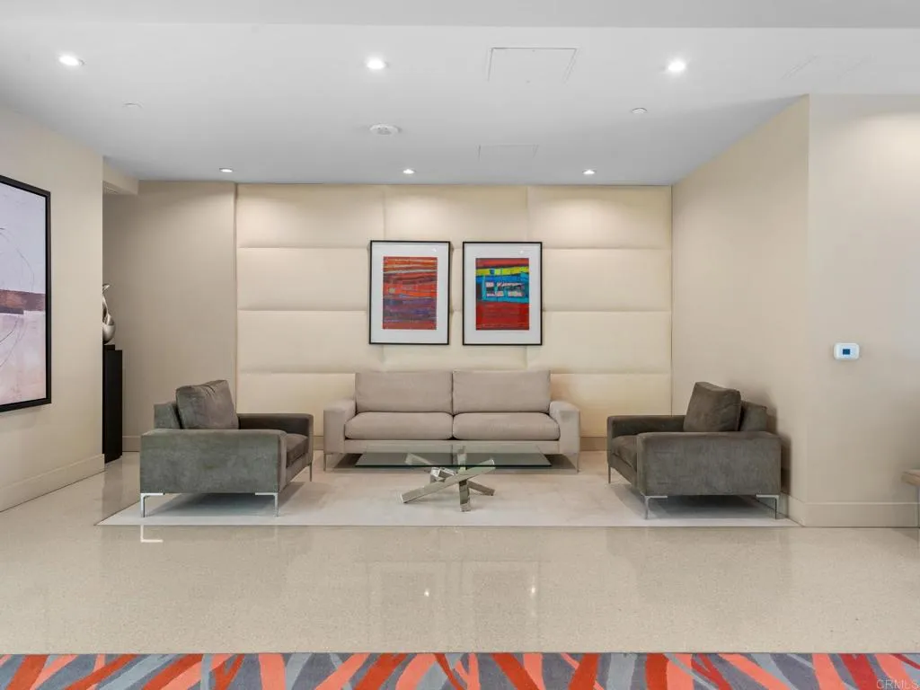 https://cdn.realtyfeed.com/cdn/127/306652814/049e8a95769e56f7631653493458d5c7.webp