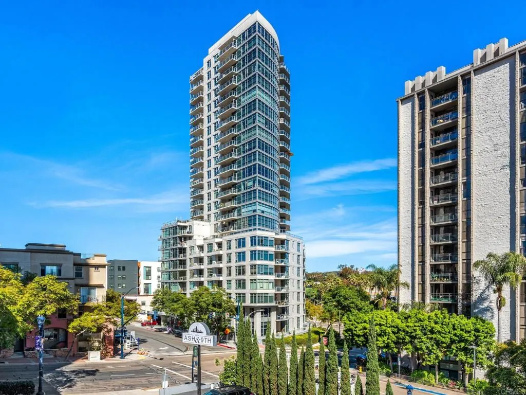 https://cdn.realtyfeed.com/cdn/127/306652814/3ee675526a717a4efee7ff947e000eb1.webp