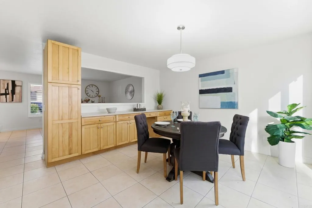 https://cdn.realtyfeed.com/cdn/127/306652815/02f49ecf0adaf6f4f89845ddfa4de230.webp