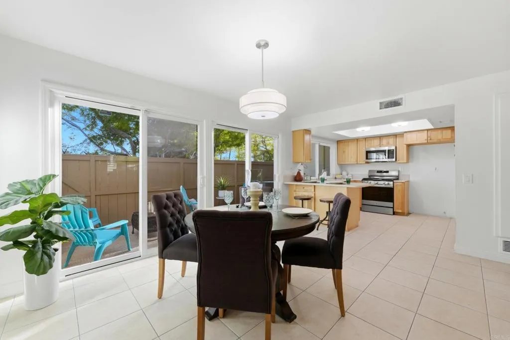 https://cdn.realtyfeed.com/cdn/127/306652815/1822abdfb81e3f9b76f149dc9eedcb61.webp