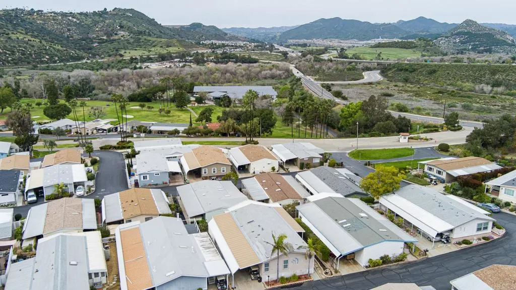 https://cdn.realtyfeed.com/cdn/127/306652817/4d7b8c383bf273b0b719b1c8da9eb630.webp