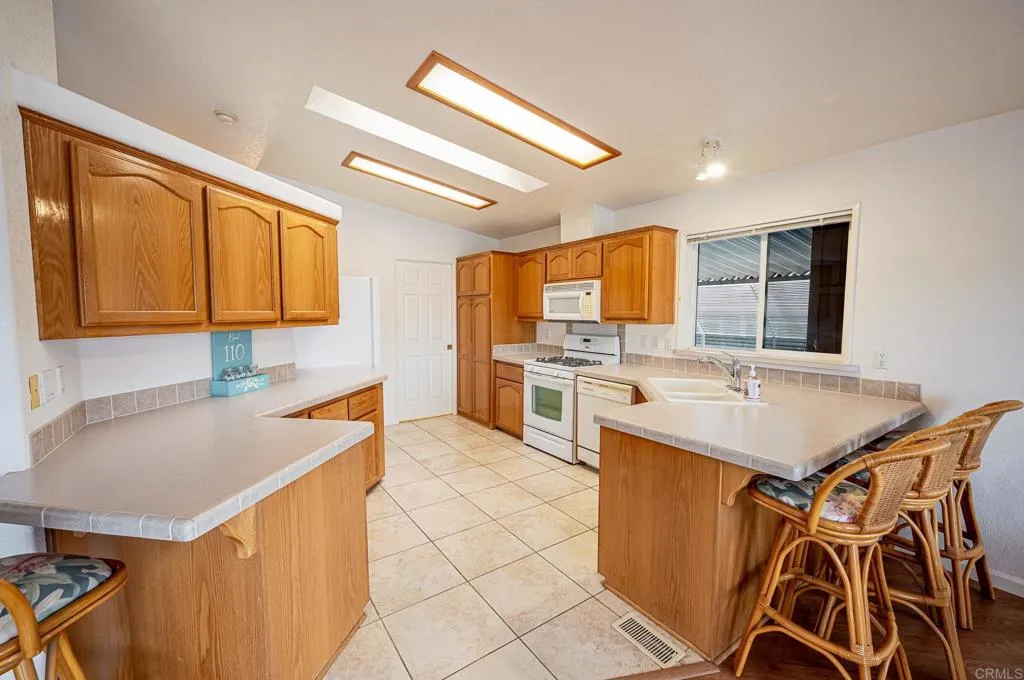https://cdn.realtyfeed.com/cdn/127/306652817/b281fa61a9d5aaf88ec5b1425b1884f3.webp